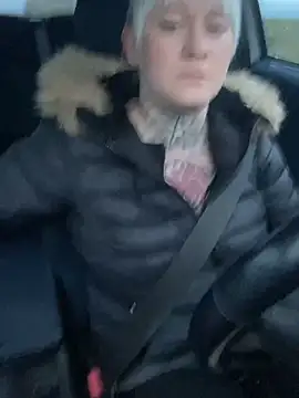 Snapshot of poussichienne chatting on February 10, 2026, 4:50 pm poussichienne online show from February 10, 2026, 4:50 pm