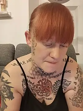 Snapshot of poussichienne chatting on July 17, 2026, 7:00 pm poussichienne online show from July 17, 2026, 7:00 pm