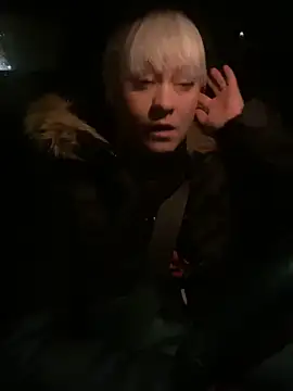 Snapshot of poussichienne chatting on February 19, 2026, 4:20 am poussichienne online show from February 19, 2026, 4:20 am