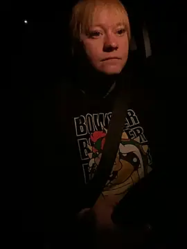 poussichienne online show from April 28, 2026, 2:21 am