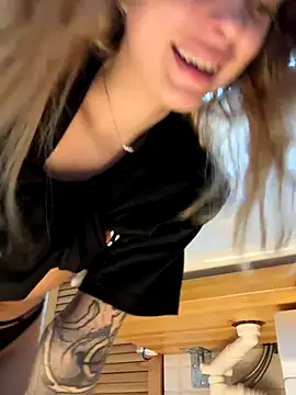 enjoy my beauty online show from November 26, 2025, 6:57 am