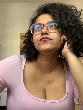 Curvydesifromgermany online show from March 10, 2025, 12:49 pm