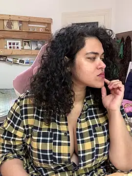 Curvydesifromgermany online show from May 12, 2026, 12:22 pm