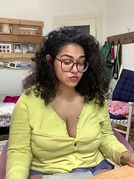 Curvydesifromgermany online show from May 8, 2026, 7:34 am