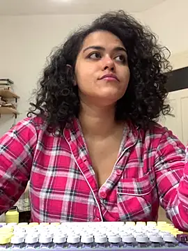 Curvydesifromgermany online show from September 18, 2025, 10:40 am