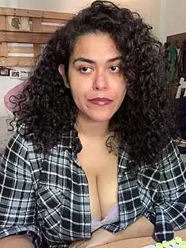 Snapshot of Curvydesifromgermany chatting on July 28, 2026, 2:35 pm Curvydesifromgermany online show from July 28, 2026, 2:35 pm