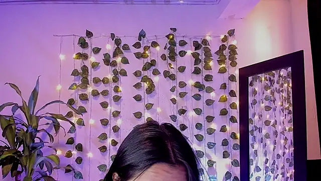 mariiana-diaz online show from February 18, 2025, 4:36 pm