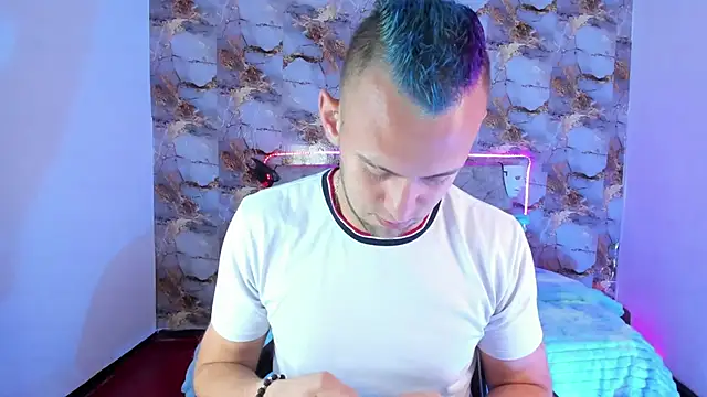Snapshot of Damon_Bakert chatting on April 22, 2026, 2:13 pm Damon Bakert online show from April 22, 2026, 2:13 pm