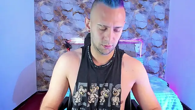 Snapshot of Damon_Bakert chatting on April 24, 2026, 2:41 pm Damon Bakert online show from April 24, 2026, 2:41 pm