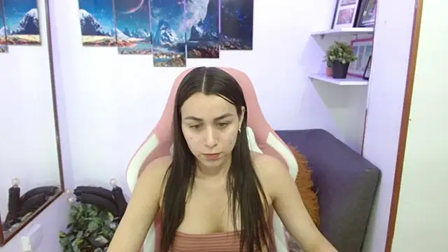 EmmaMyerss  online show from February 26, 2025, 1:03 am
