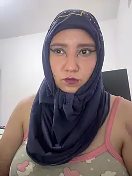 hannahayat online show from April 28, 2026, 2:27 am