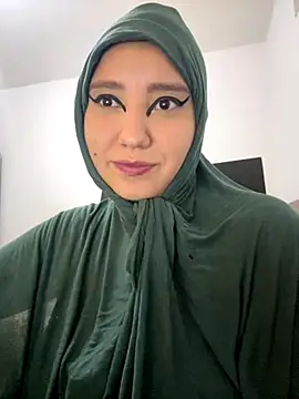 hannahayat online show from November 15, 2025, 2:21 pm