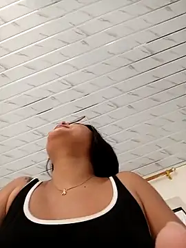 Snapshot of -VICKKY chatting on November 3, 2025, 2:09 pm -VICKKY online show from November 3, 2025, 2:09 pm