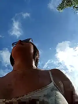 Snapshot of -VICKKY chatting on November 22, 2025, 1:43 pm -VICKKY online show from November 22, 2025, 1:43 pm