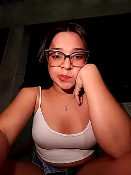 Snapshot of -VICKKY chatting on October 21, 2025, 1:49 am -VICKKY online show from October 21, 2025, 1:49 am