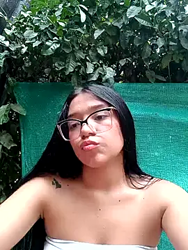 -VICKKY online show from February 22, 2025, 10:09 pm