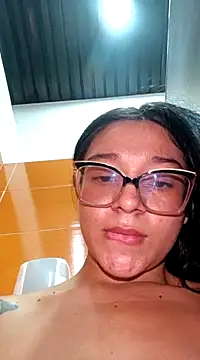 -VICKKY online show from March 14, 2025, 1:35 pm