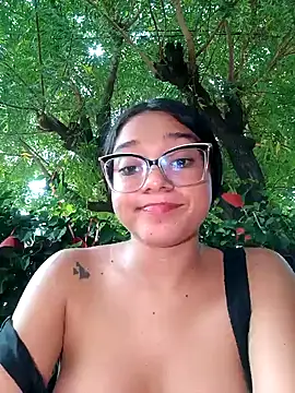 -VICKKY online show from February 25, 2025, 10:20 pm
