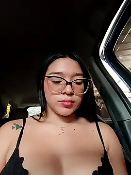 Snapshot of -VICKKY chatting on November 28, 2025, 3:56 pm -VICKKY online show from November 28, 2025, 3:56 pm