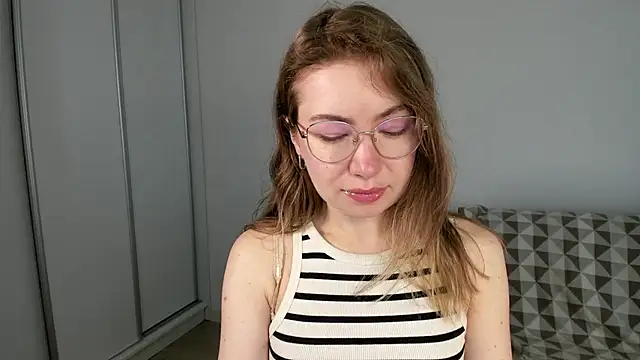 Snapshot of Mia_Tasty chatting on July 25, 2026, 6:43 am Mia Tasty online show from July 25, 2026, 6:43 am