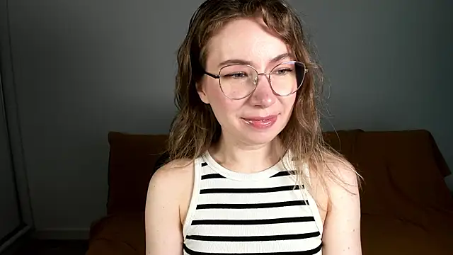 Snapshot of Mia_Tasty chatting on July 18, 2026, 6:44 am Mia Tasty online show from July 18, 2026, 6:44 am