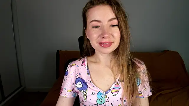 Snapshot of Mia_Tasty chatting on June 14, 2026, 6:25 am Mia Tasty online show from June 14, 2026, 6:25 am