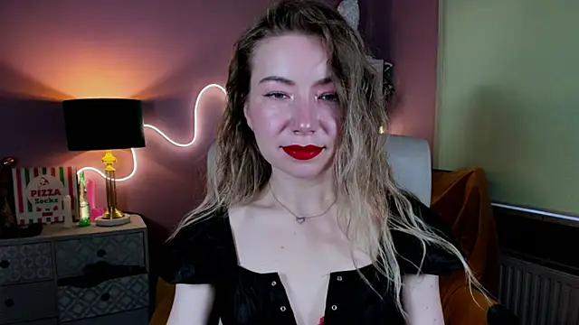 Snapshot of Mia_Tasty chatting on October 31, 2025, 7:38 am Mia Tasty online show from October 31, 2025, 7:38 am