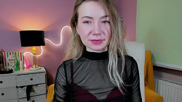 Snapshot of Mia_Tasty chatting on November 12, 2025, 7:45 am Mia Tasty online show from November 12, 2025, 7:45 am