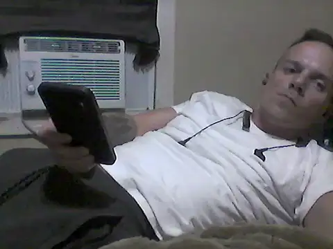 Snapshot of Rollinhard6969 chatting on February 28, 2026, 4:34 am Rollinhard6969 online show from February 28, 2026, 4:34 am