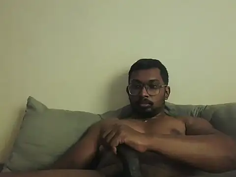 Snapshot of chennaibull101 chatting on April 28, 2026, 5:12 am chennaibull101 online show from April 28, 2026, 5:12 am