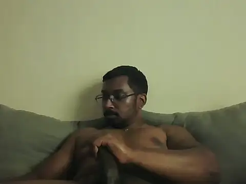 Snapshot of chennaibull101 chatting on April 26, 2026, 5:27 am chennaibull101 online show from April 26, 2026, 5:27 am