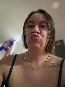 Emiily lee online show from December 19, 2025, 2:41 pm