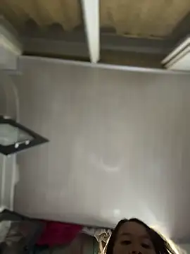 Snapshot of Emiily_lee chatting on November 20, 2025, 8:15 am Emiily lee online show from November 20, 2025, 8:15 am