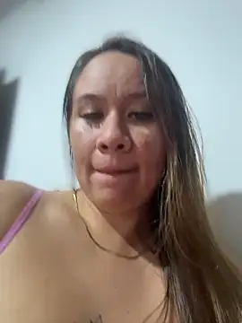 Snapshot of Emiily_lee chatting on November 28, 2025, 4:12 am Emiily lee online show from November 28, 2025, 4:12 am