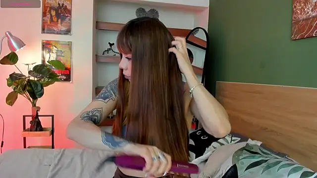 Snapshot of iriiina_veneno chatting on June 15, 2026, 5:01 pm iriiina veneno online show from June 15, 2026, 5:01 pm