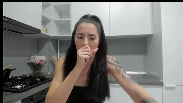 Snapshot of Emmapmg chatting on November 19, 2025, 10:54 pm Emmapmg online show from November 19, 2025, 10:54 pm