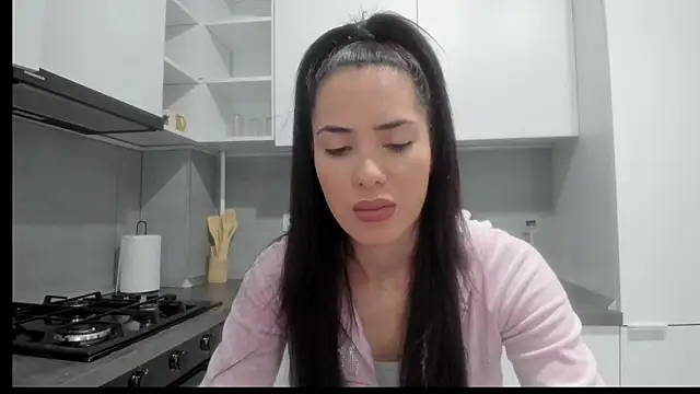 Snapshot of Emmapmg chatting on November 24, 2025, 8:47 am Emmapmg online show from November 24, 2025, 8:47 am