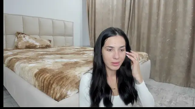 Snapshot of Emmapmg chatting on October 18, 2025, 5:04 pm Emmapmg online show from October 18, 2025, 5:04 pm