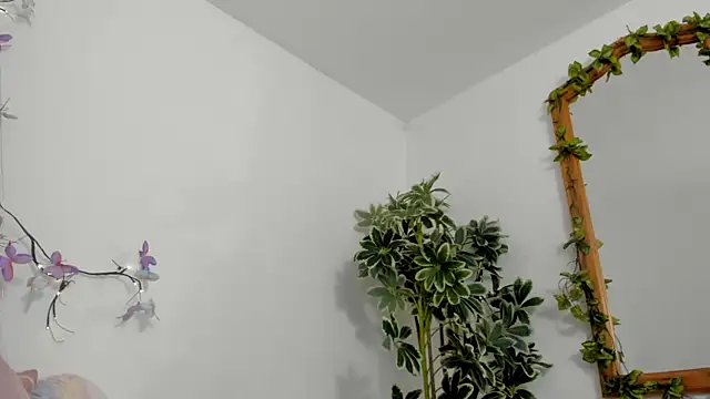 BonnieCute  online show from October 12, 2025, 11:50 pm