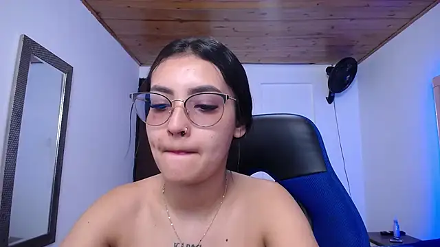 Snapshot of antonella_sweetlittle chatting on November 5, 2025, 1:14 pm antonella sweetlittle online show from November 5, 2025, 1:14 pm