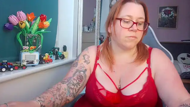Snapshot of NikiDeeOfficial chatting on July 20, 2026, 9:28 pm NikiDeeOfficial online show from July 20, 2026, 9:28 pm