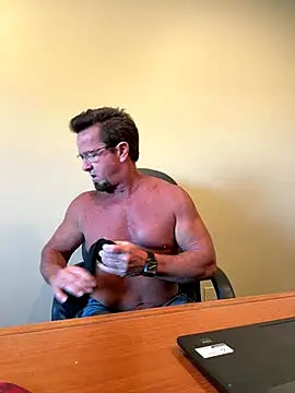 sluttydylan online show from December 17, 2025, 9:42 pm