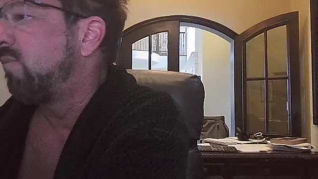 sluttydylan online show from October 7, 2025, 4:08 pm