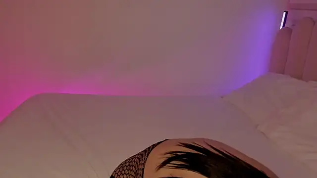 Snapshot of Cataleyasweet_19 chatting on October 17, 2025, 8:43 pm Cataleyasweet 19 online show from October 17, 2025, 8:43 pm