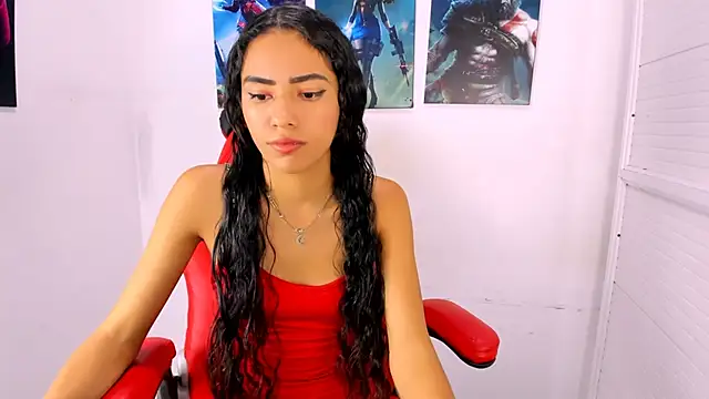 Snapshot of Evelin_shy chatting on May 7, 2026, 11:24 am Evelin shy online show from May 7, 2026, 11:24 am