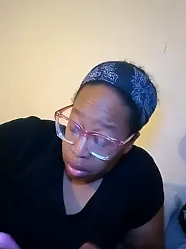 madamsensuale online show from March 1, 2025, 2:15 am