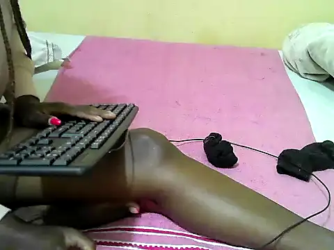 Snapshot of Quincy_joyy chatting on October 10, 2025, 1:39 am Quincy joyy online show from October 10, 2025, 1:39 am