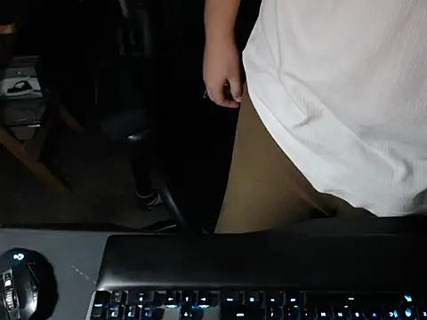 thealfawolf01 online show from October 12, 2025, 1:01 pm