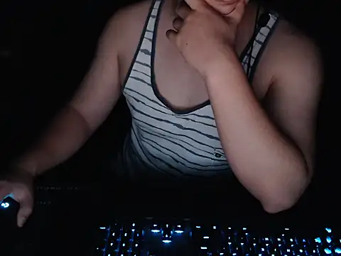 Snapshot of thealfawolf01 chatting on May 23, 2026, 5:17 am thealfawolf01 online show from May 23, 2026, 5:17 am