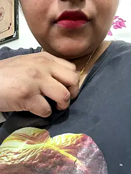 smile pretty online show from December 3, 2025, 7:24 pm